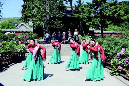           本次活動(dòng)融合詩(shī)詞、非遺技藝等元素 圖片由太原市晉祠博物館提供        